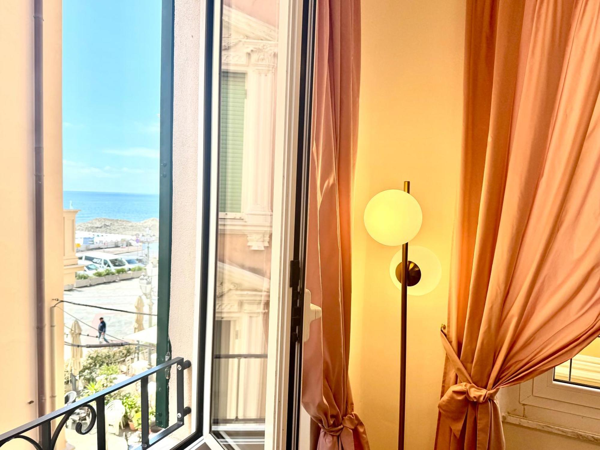 Hotel Astigiana & Appartamenti 瓦拉泽 外观 照片