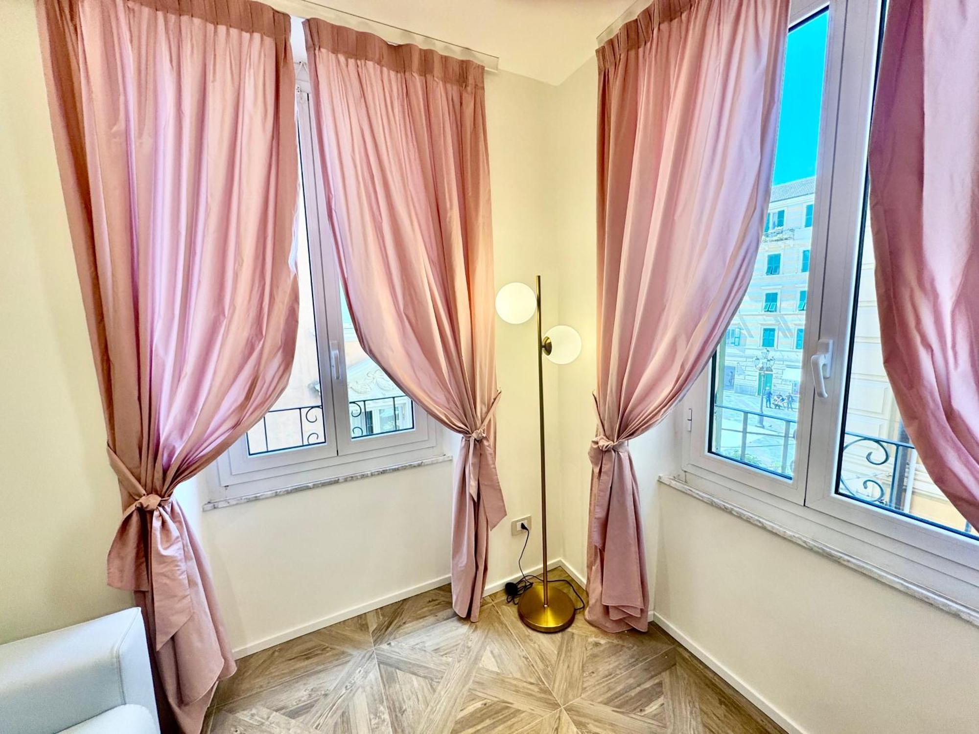 Hotel Astigiana & Appartamenti 瓦拉泽 外观 照片