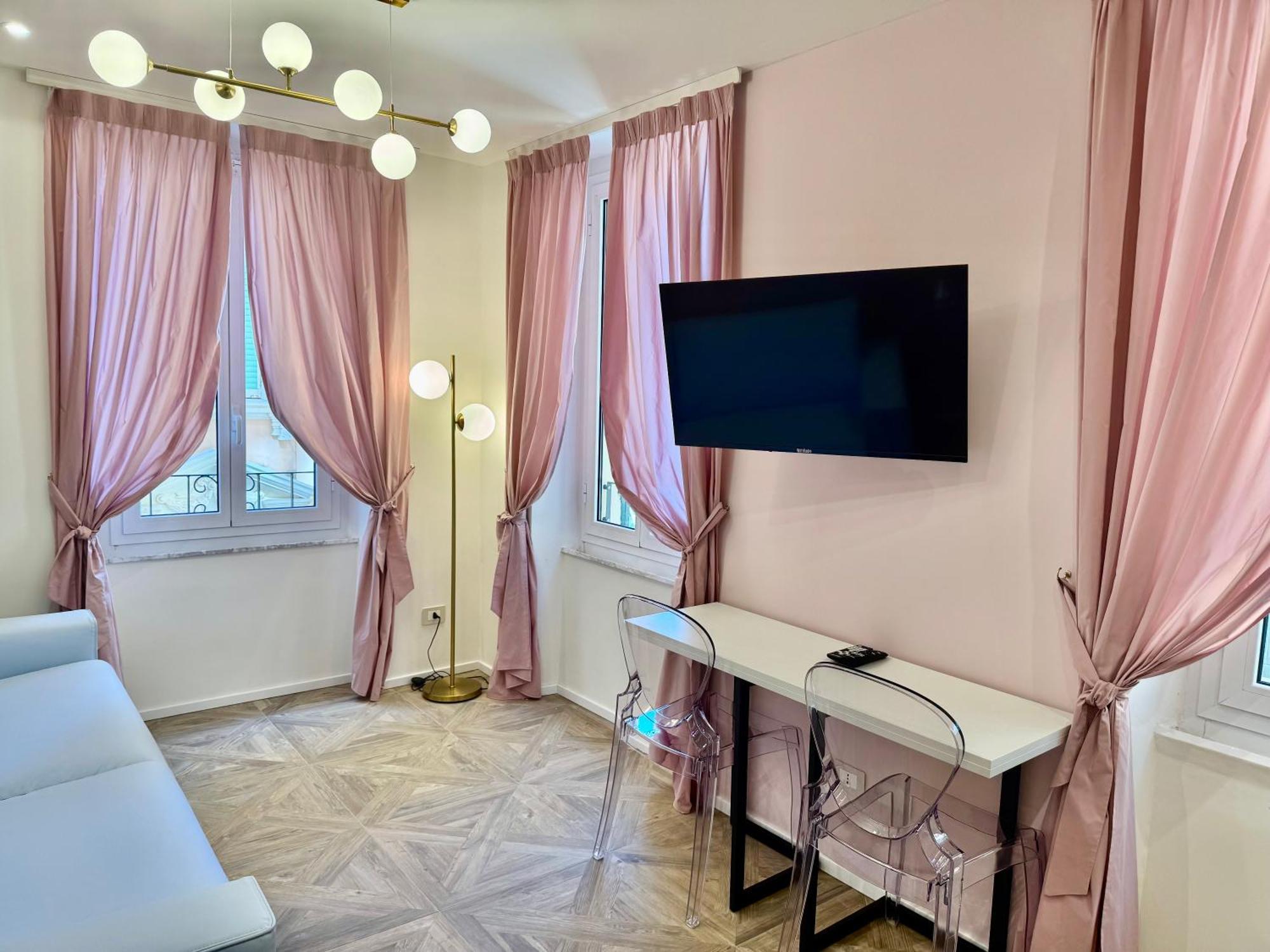 Hotel Astigiana & Appartamenti 瓦拉泽 外观 照片
