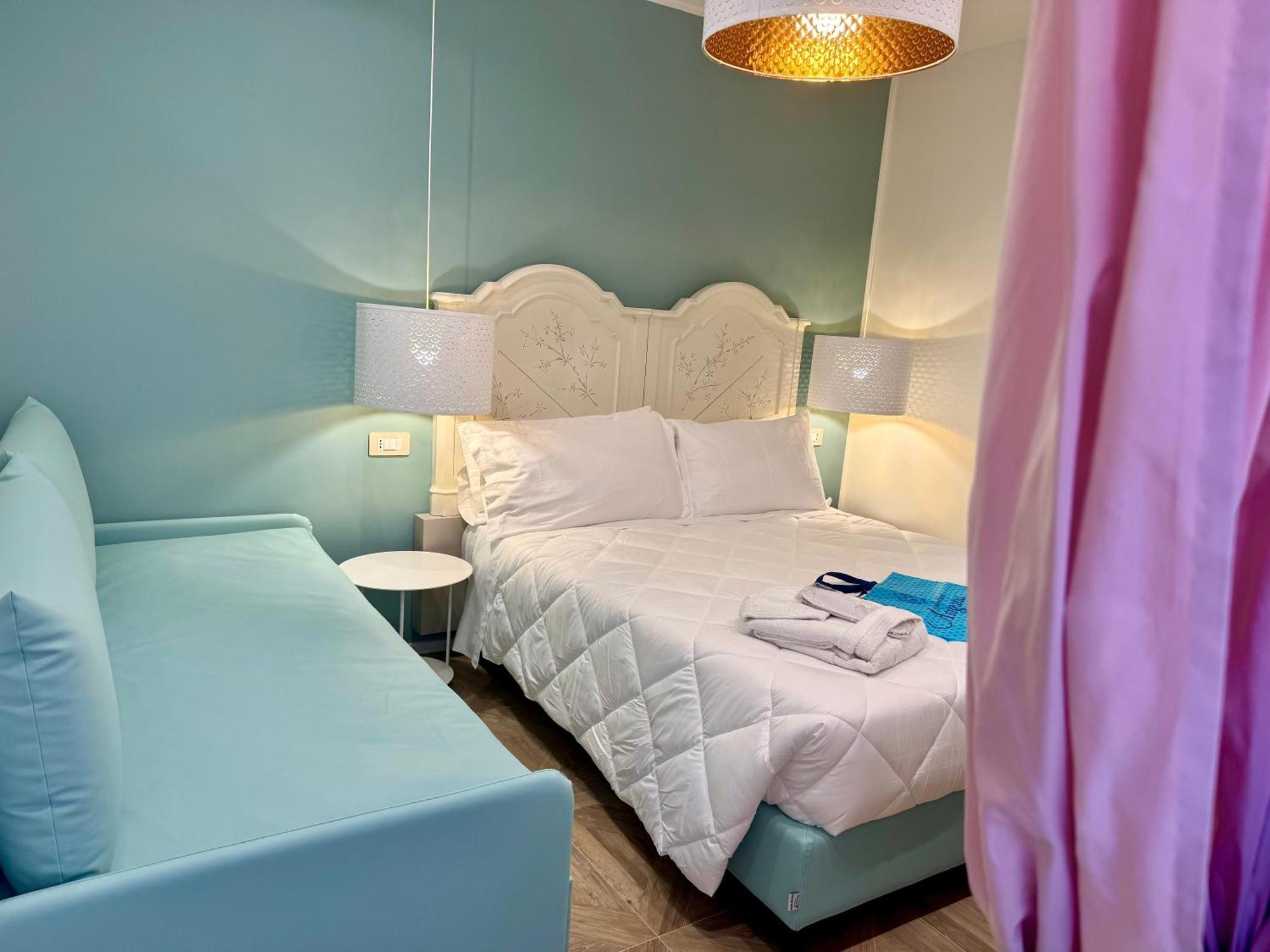 Hotel Astigiana & Appartamenti 瓦拉泽 外观 照片