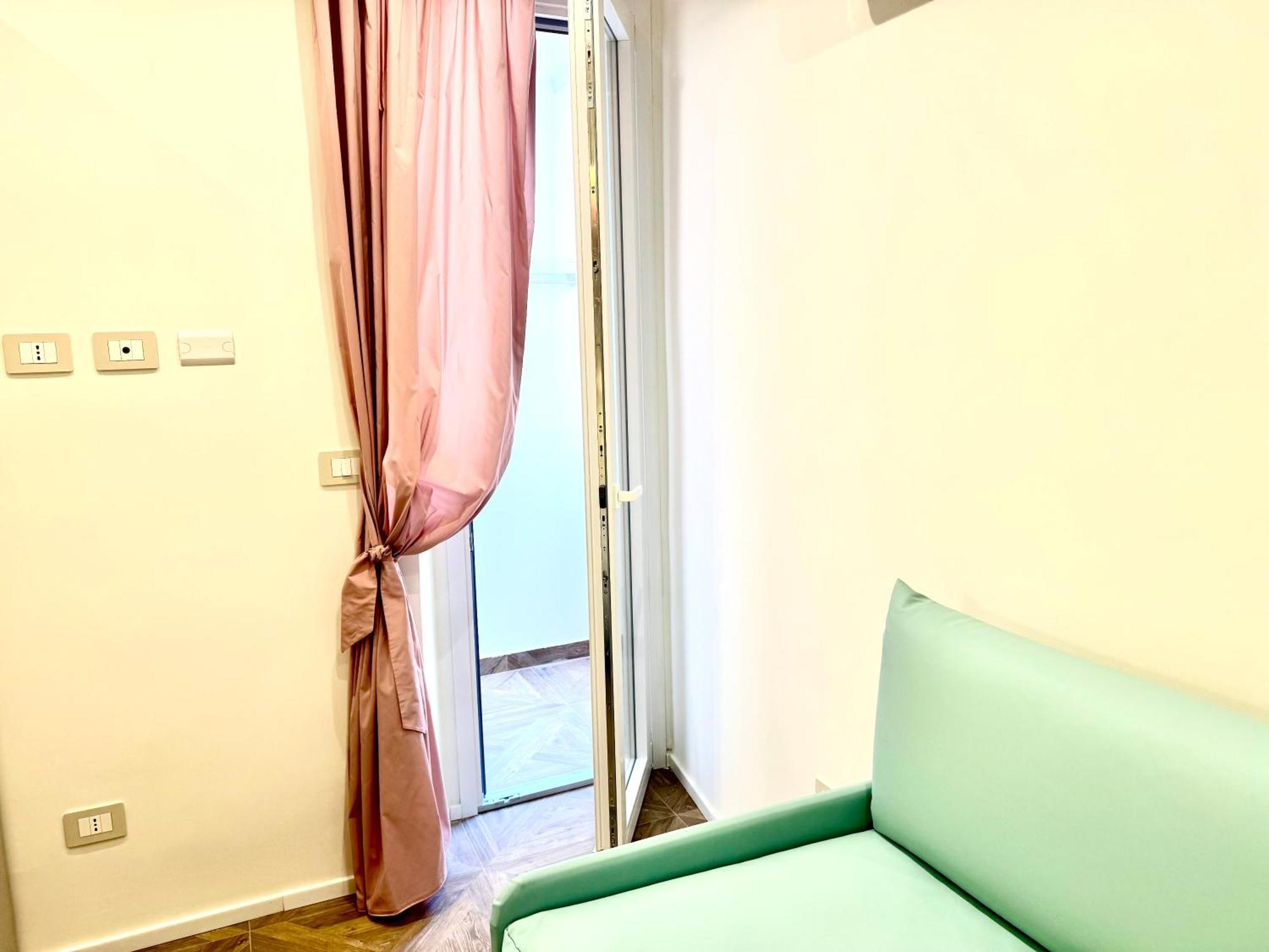 Hotel Astigiana & Appartamenti 瓦拉泽 外观 照片