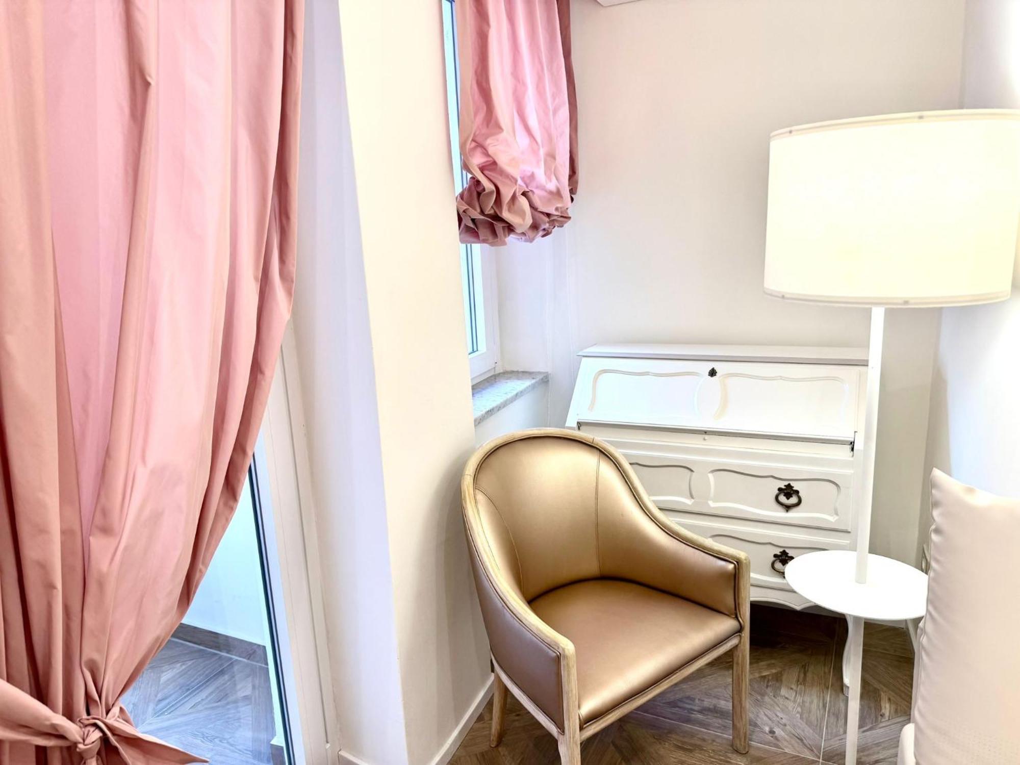 Hotel Astigiana & Appartamenti 瓦拉泽 外观 照片