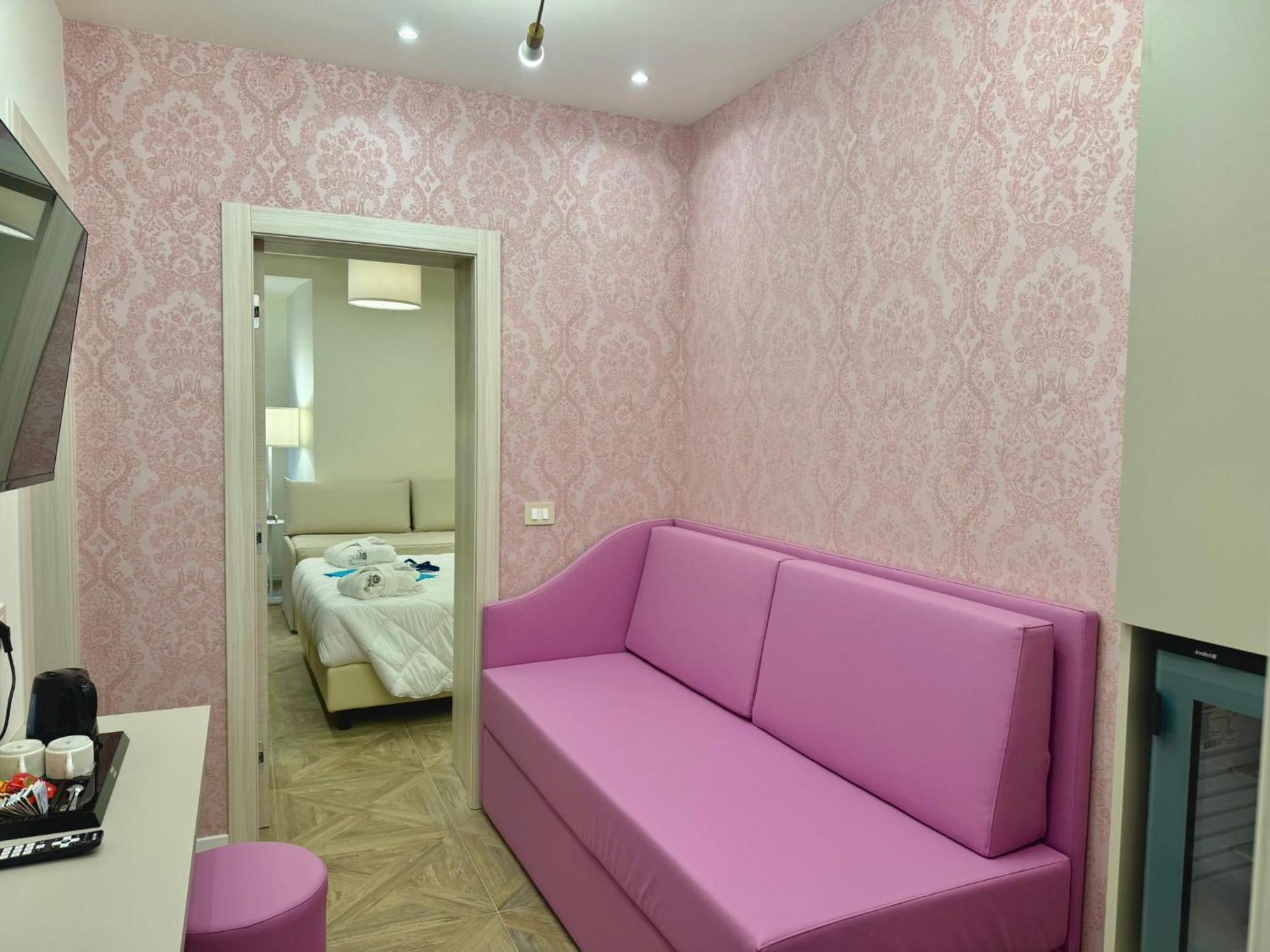 Hotel Astigiana & Appartamenti 瓦拉泽 外观 照片