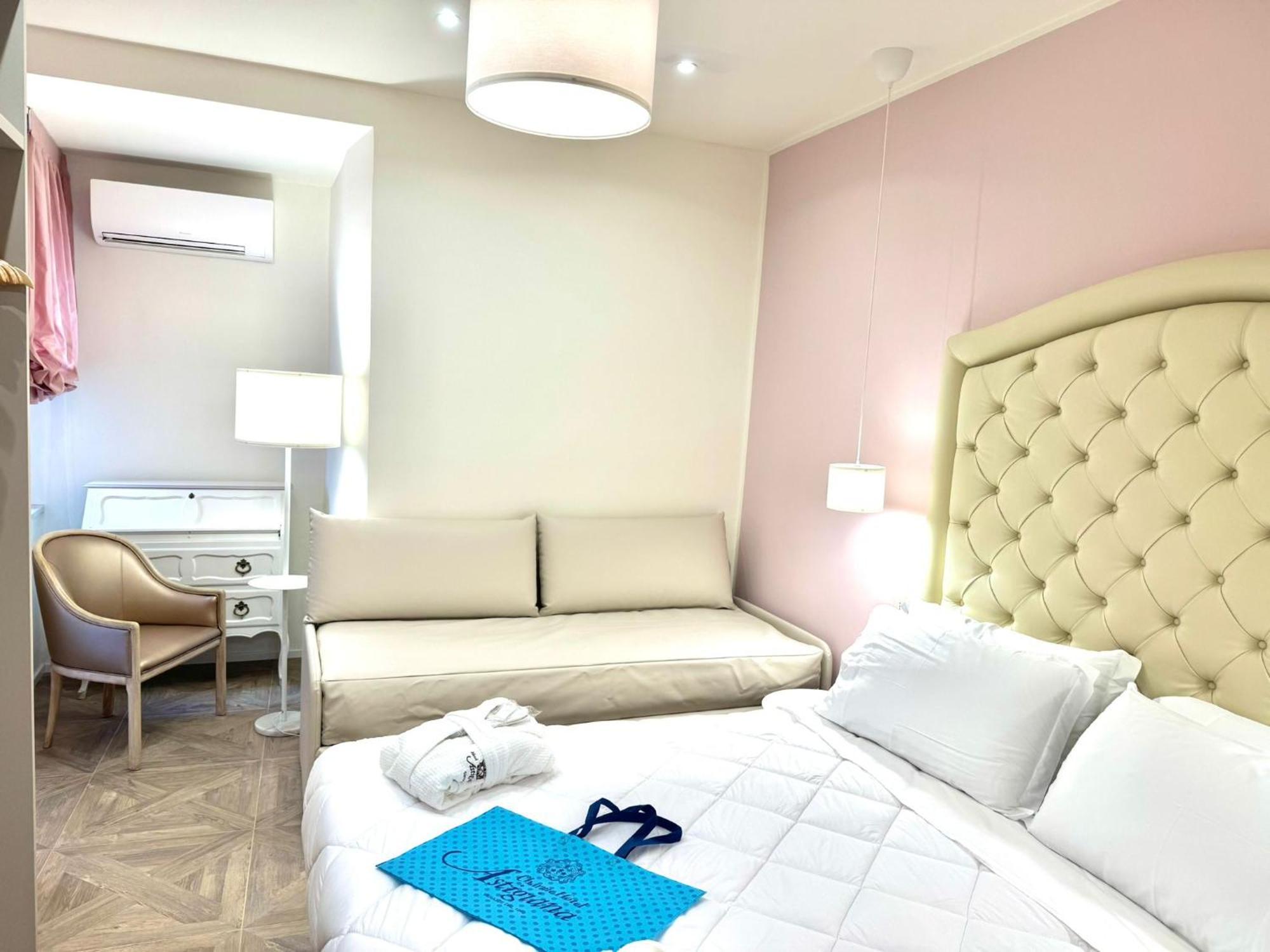 Hotel Astigiana & Appartamenti 瓦拉泽 外观 照片